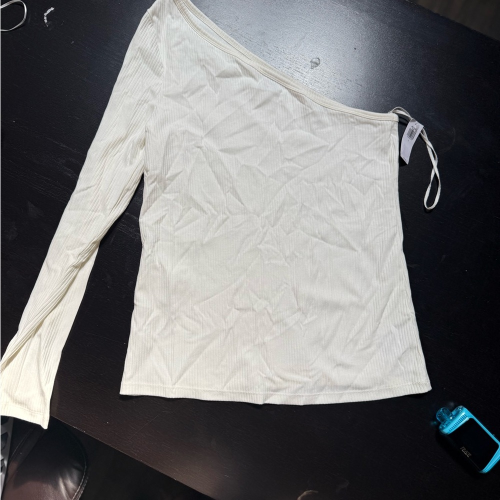 NWT Old Navy One-Shoulder Cream Top
